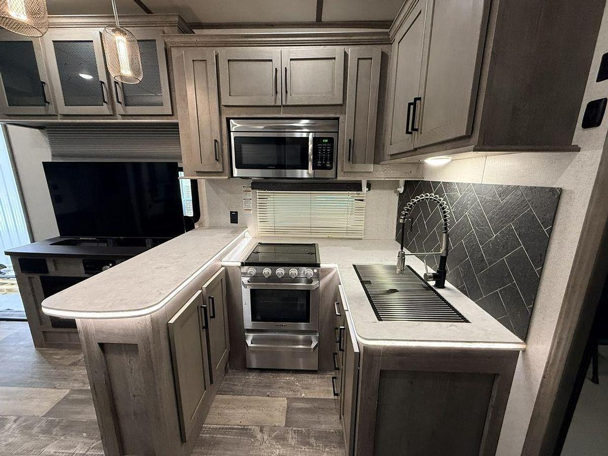 Used 2020 Keystone RV Raptor 351