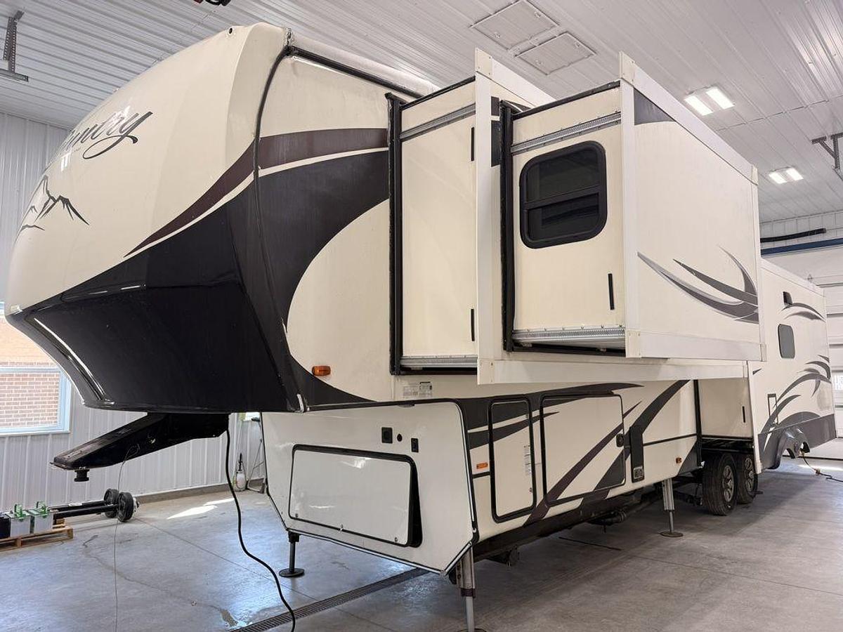 Used 2017 Heartland M-3560SS