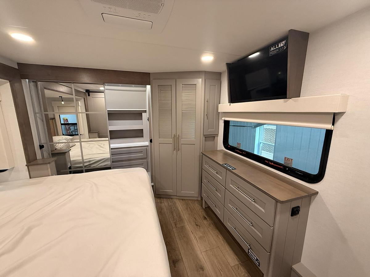 2026 Alliance RV Paradigm Fifth Wheel 395DS