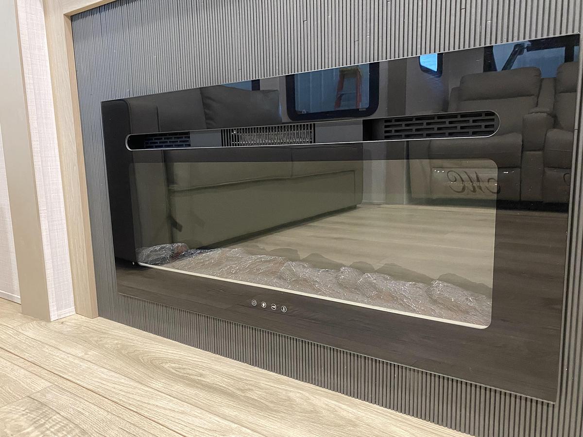 Used 2025 Forest River Rockwood Signature 8337RL