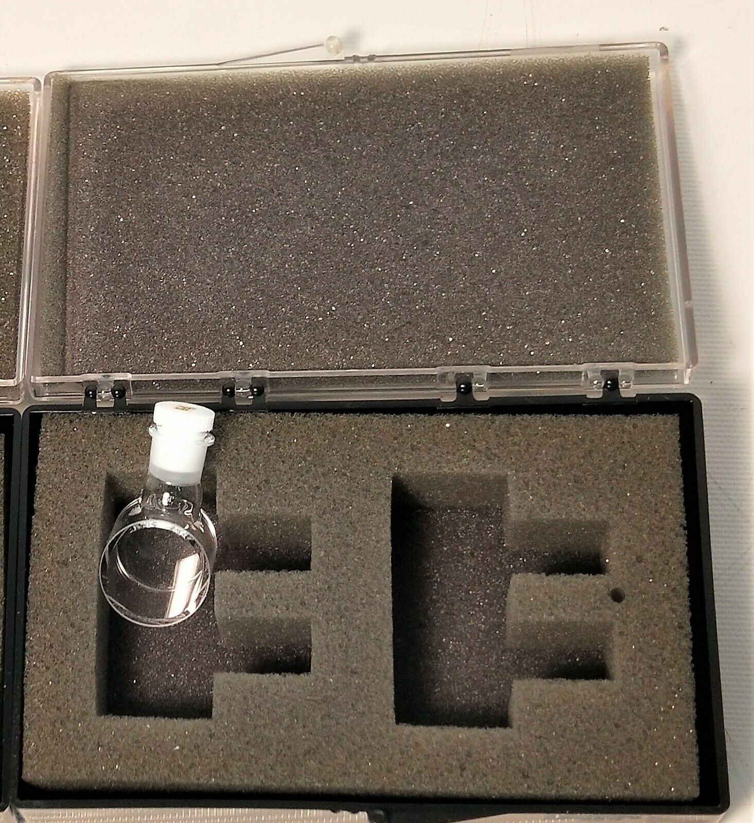 New open box VWR 58016-630 Cylindrical UV Spectrophotometer Cell - 20mm