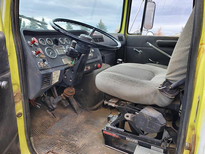 Used Ford L8000 Service Truck w/ Crane