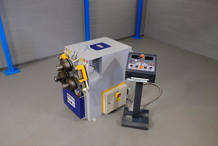 UZMA HPK 65 section roller hydraulic operation