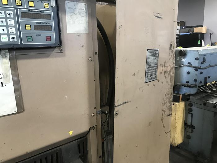 Used 1/4" x 8' Cincinnati 250-HS Hydraulic Shear