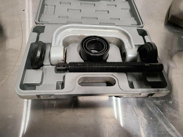 Used Heavy Duty Precision C Clamp Mount in Carrying Case