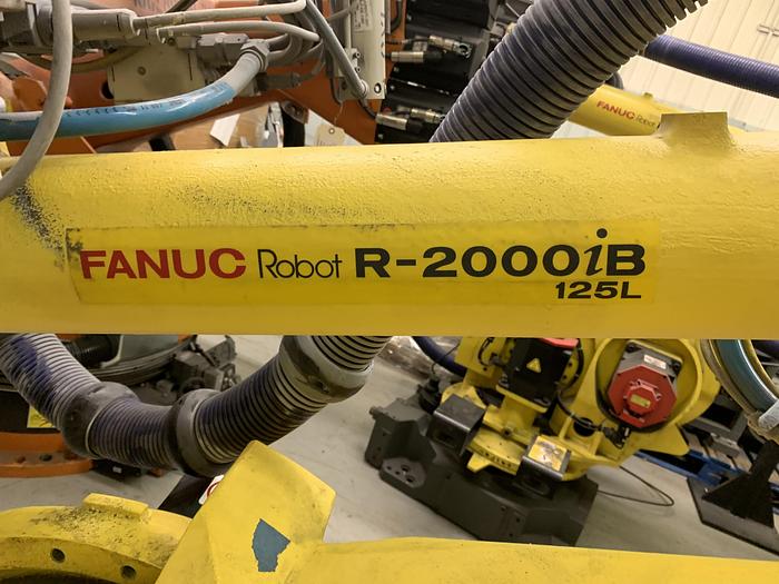 Used FANUC R2000iB/125L 6 AXIS CNC ROBOT WITH R30iA CONTROLLER