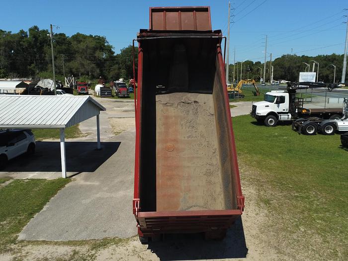 Used 2005 MACK CV713