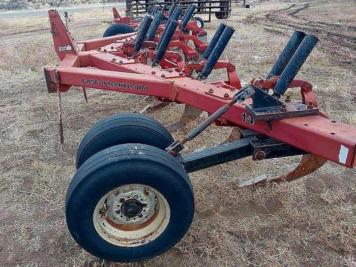 Used Case 14 Ripper - 7 Shank  ** Includes 2 Rippers **