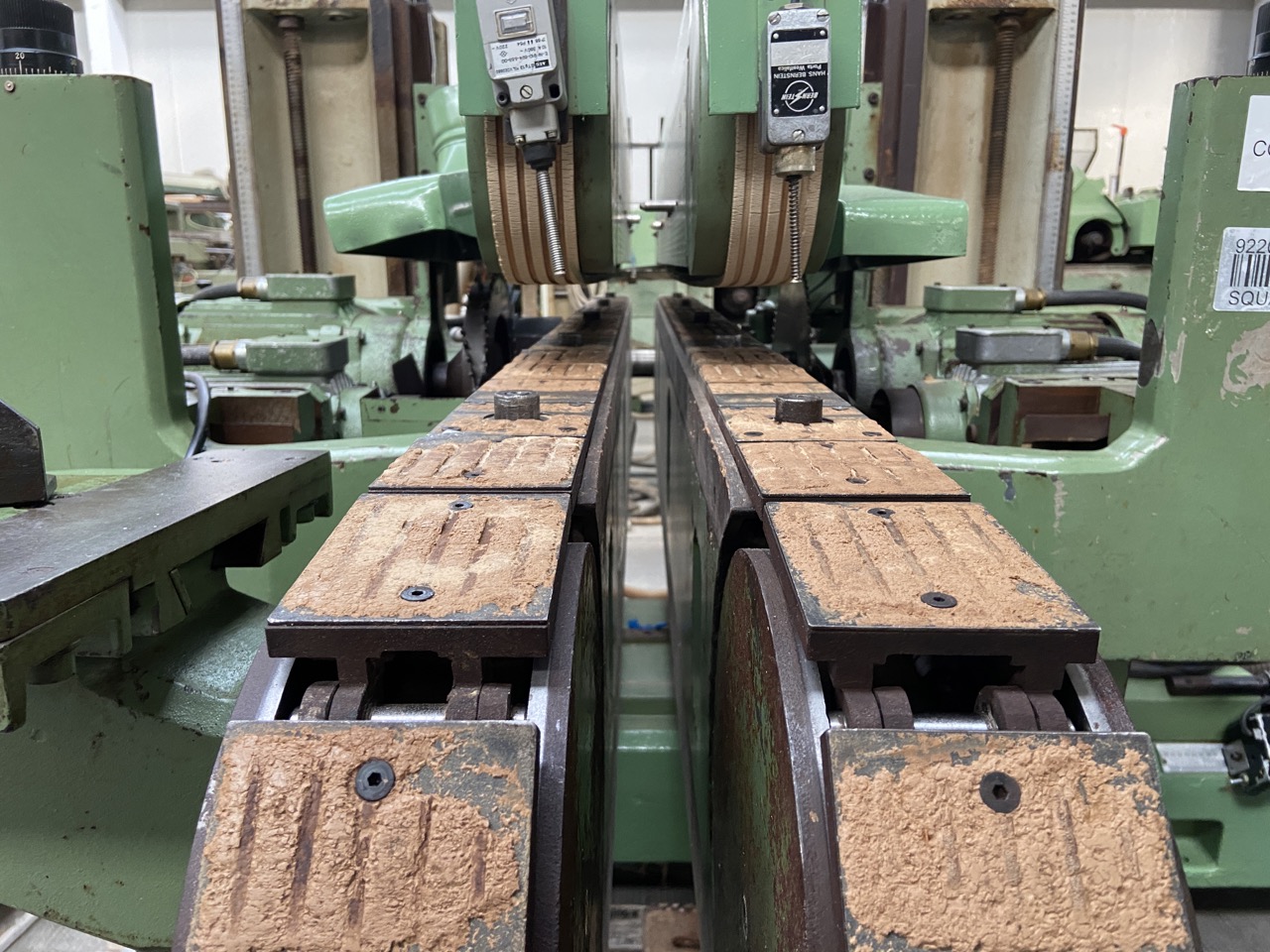 Usato Squadratrice marca Spa, composta da Incisore pneumatico, Truciolatore, Toupie, apertura 3200 mm