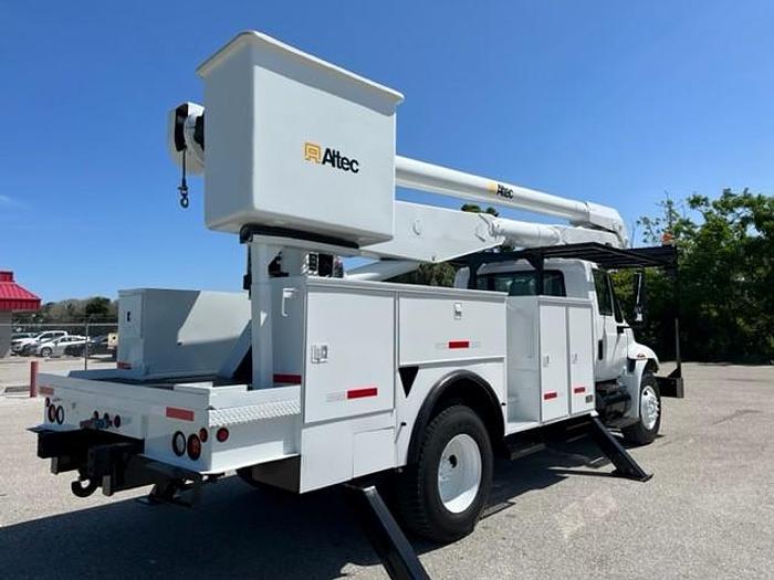 Used ALTEC AA755L 60FT MATERIAL HNDLER 2 MAN BUCKET ON 2006 INTERNATIONAL4300 BOOM TRUCK