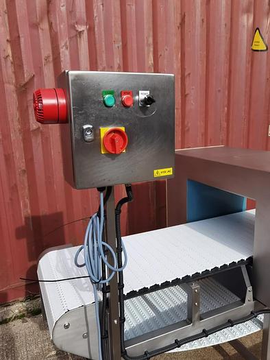 Used LOMA IQ2 WHOLE BLOCK METAL DETECTOR