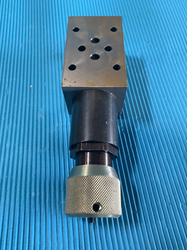 Used Vickers Pressure Reducing Valve DGMXI-3-PP-CW-20-JA