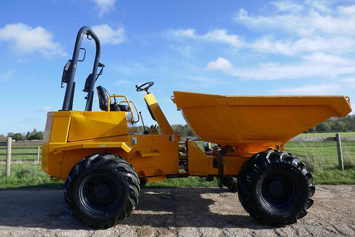 Used 2011 THWAITES  MACH666