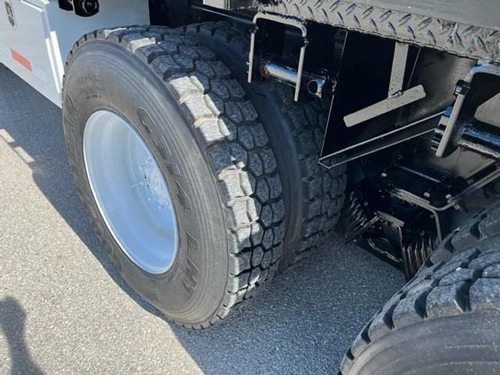 Used Effer 310.11 3s 25130 lb Knuckle Boom on 2009 Freightliner M2 106 Flatbed Truck - CE5787