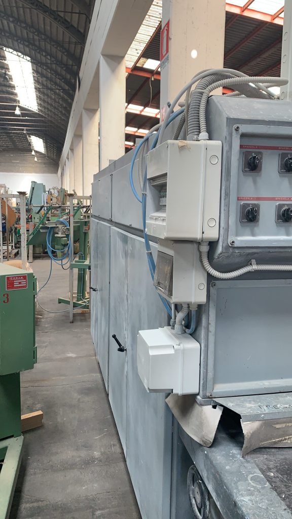 Usato Spazzolatrice marca Comec larghezza utile 1000 mm, con 4 spazzole superiori, 4 inferiori e 2 laterali, usata