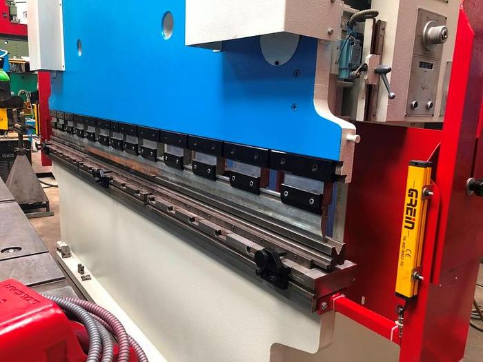 Usato PIEGATRICE COLGAR IDRAULICA 3000X90 TON