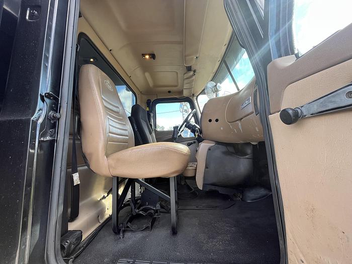 Used 2006 MACK CV713 Granite 5606