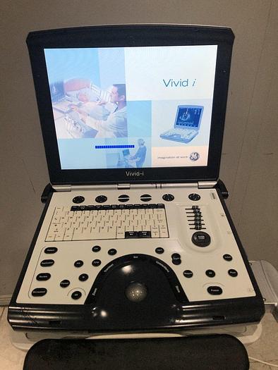 Used GE Vivid i Ultraschallsystem mit Kardio Sonde Software Version 2.1.16 auf GE Vivid i Trolley