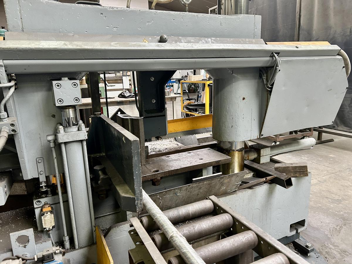 Used BEHRINGER HBP340