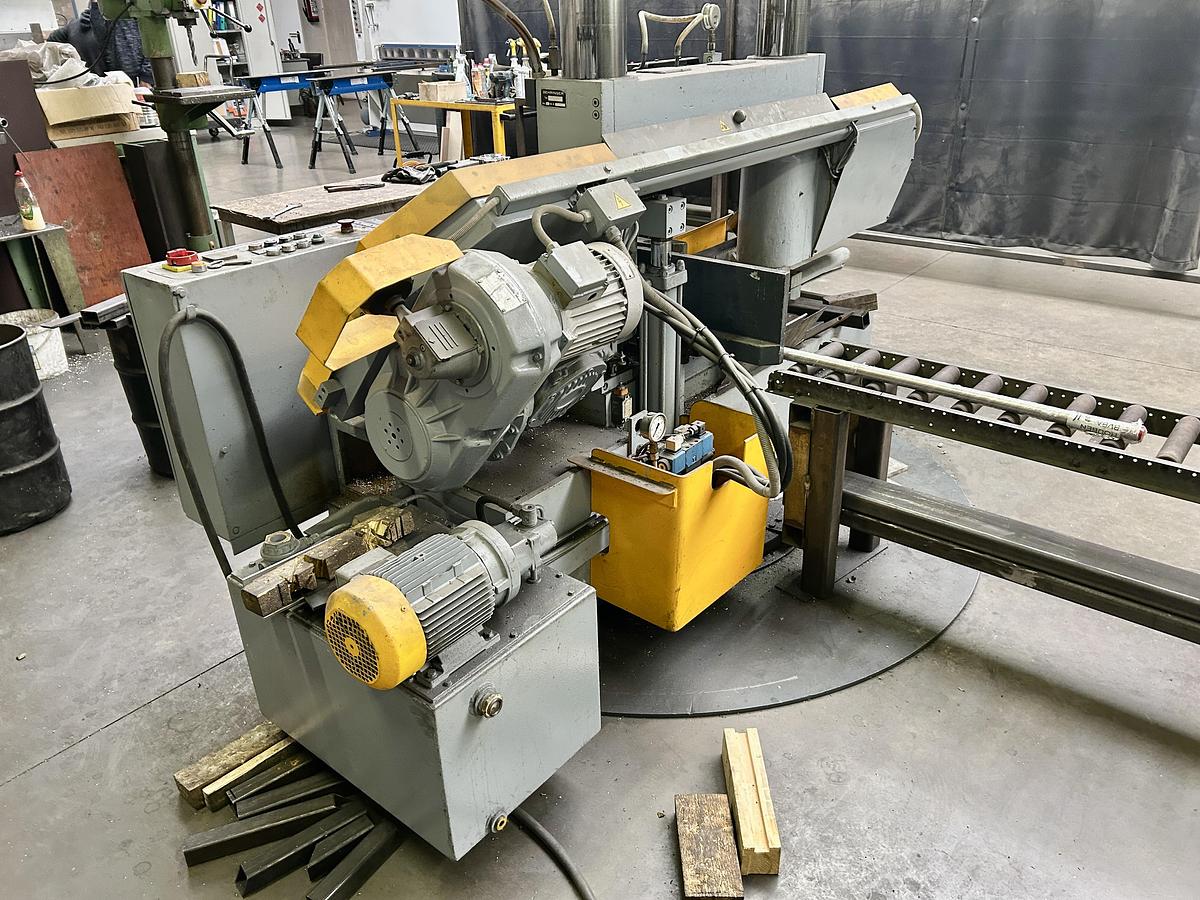 Used BEHRINGER HBP340