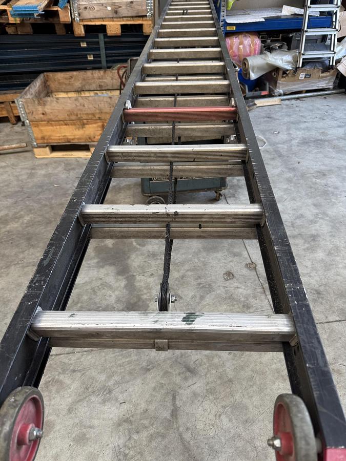 Used ALTREX Ladder S 2099 - 2 X 20