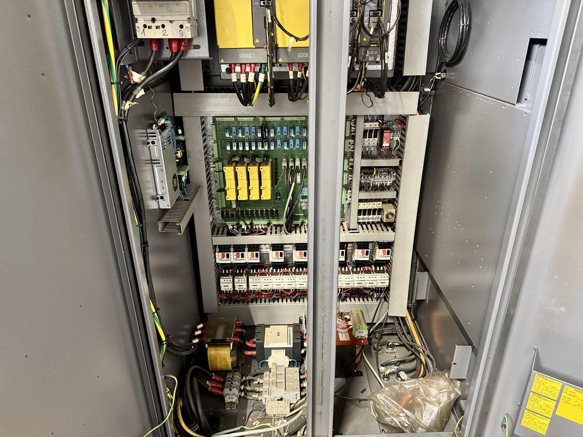 Used 2006 SUPERMAX YCM-TV188V CNC Vertical Machining Centre