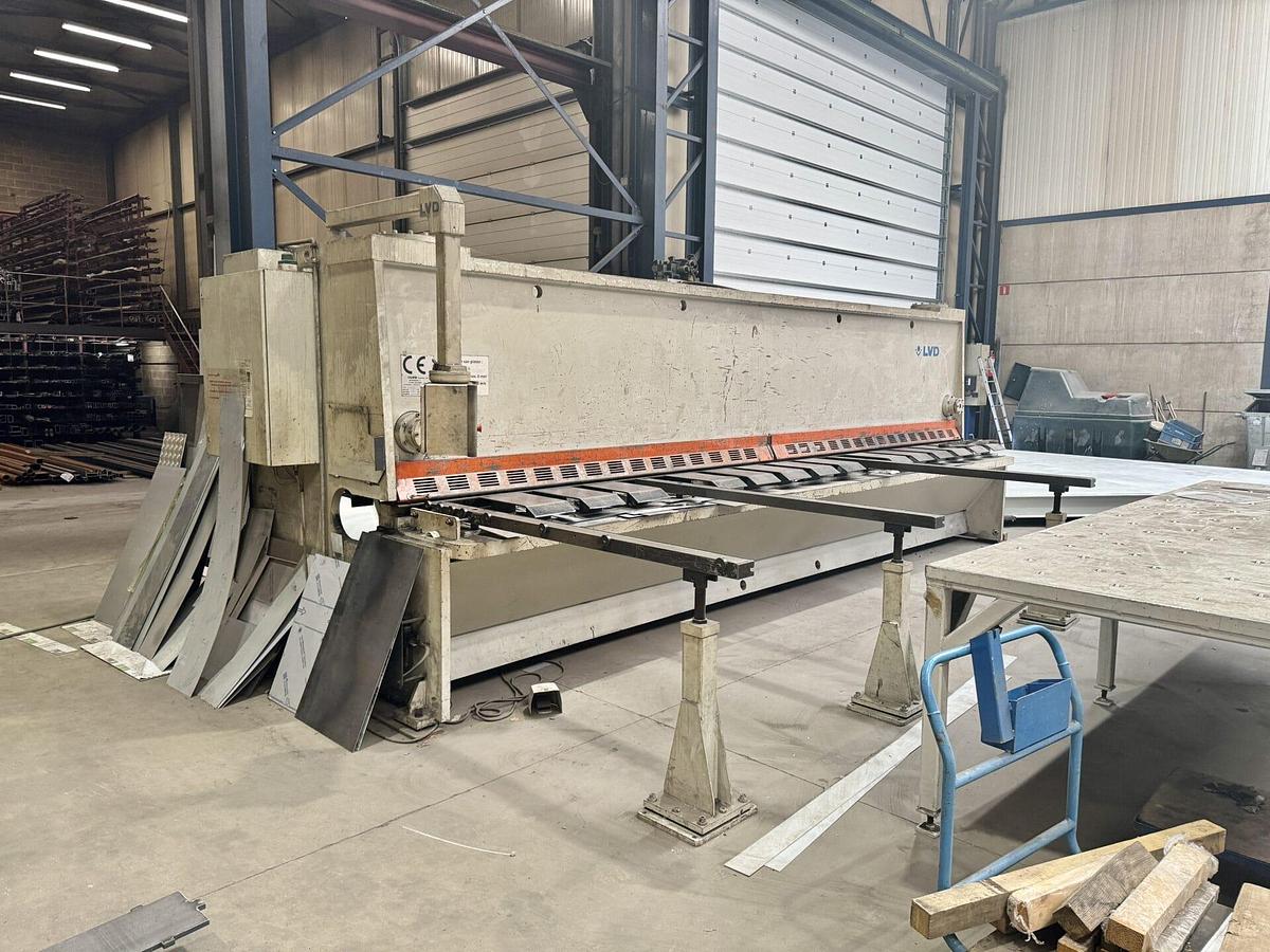 Used 2001 LVD MVSC 62/6 Shear