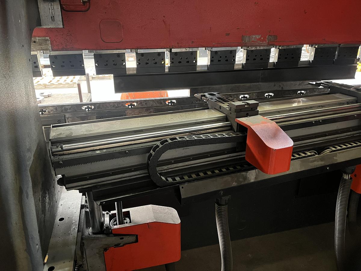 Used 2002 AMADA HFP 80-25S