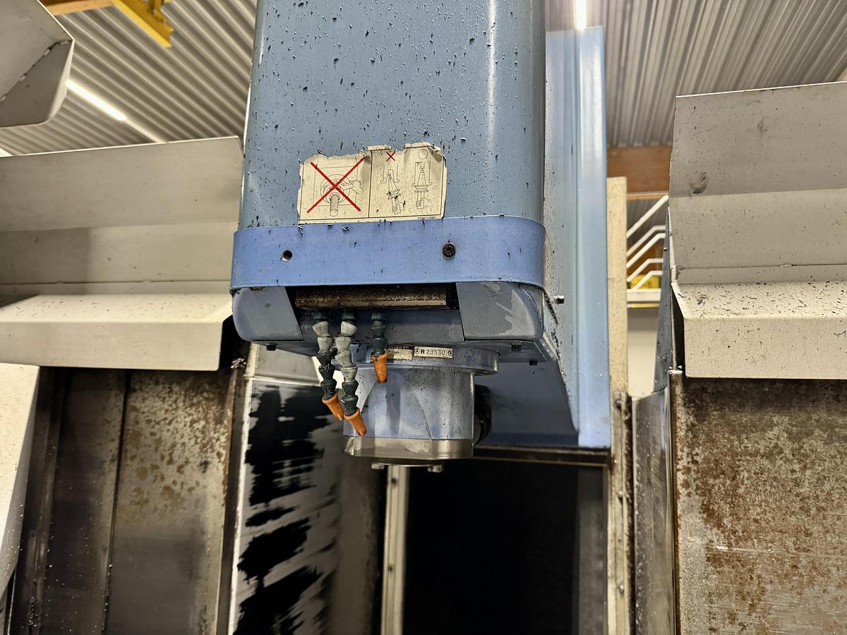 Used 1999 MAZAK VTC30C