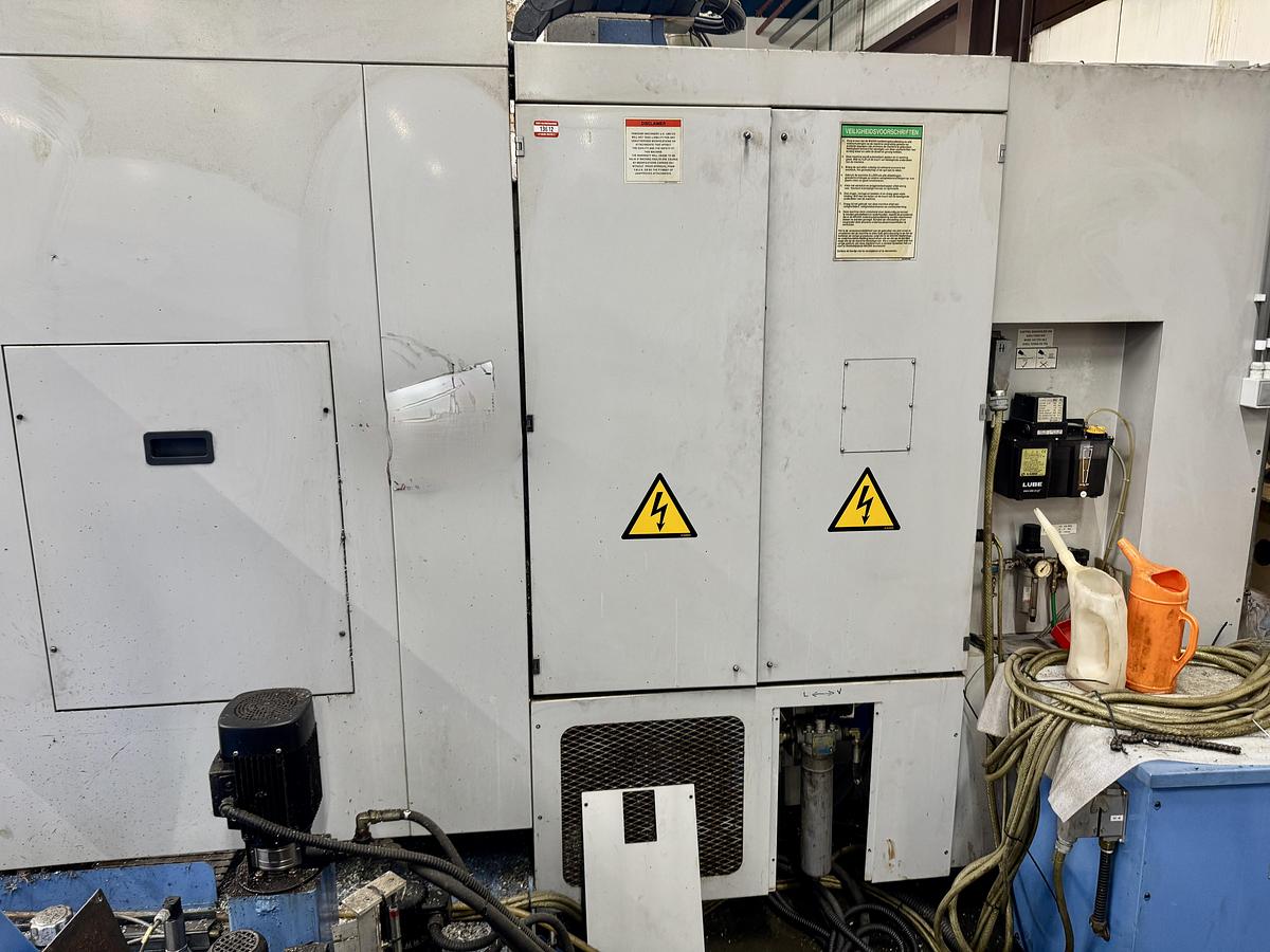 Used 2002 MAZAK VTC300C-II
