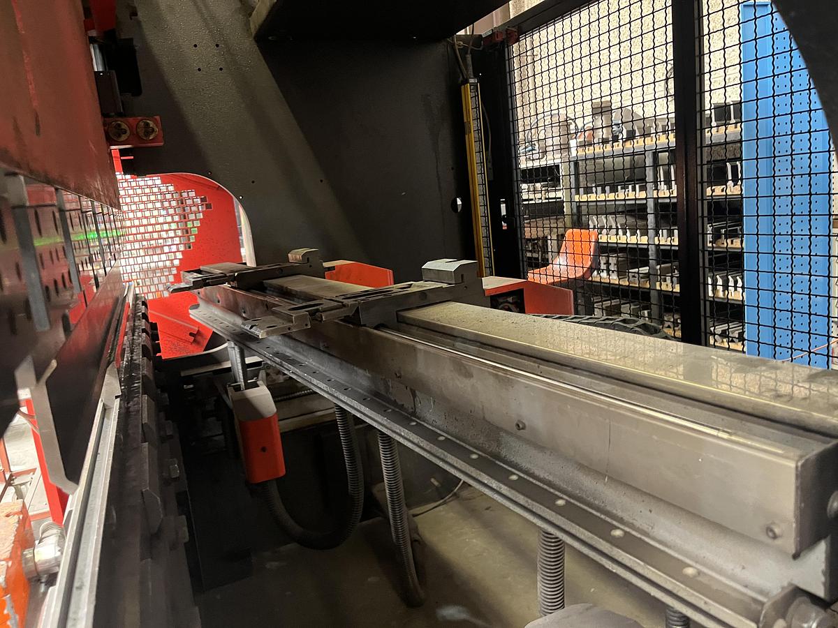 Used 2002 AMADA HFP 80-25S