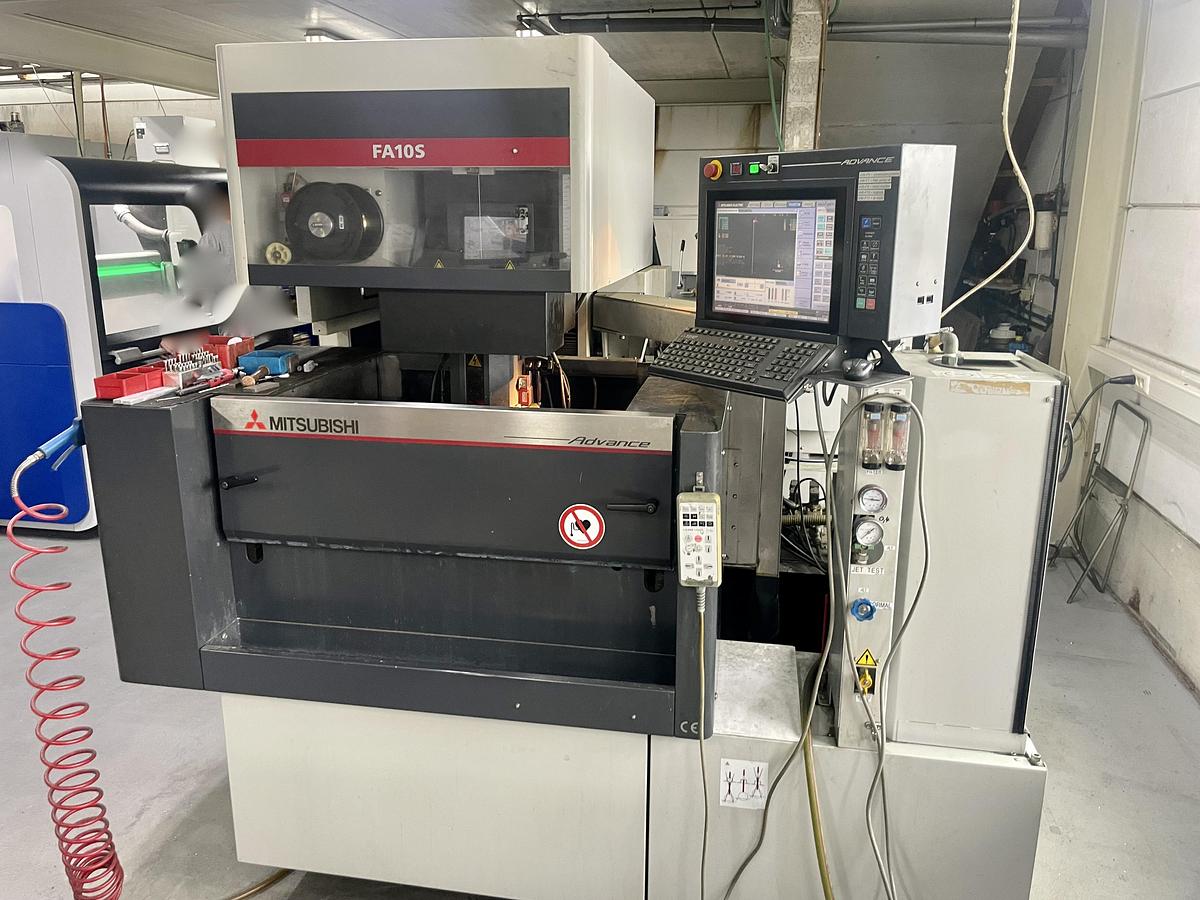 Used MITSUBISHI FA10S