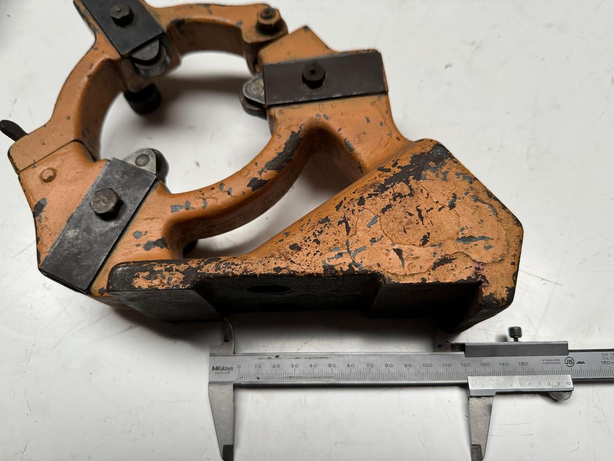 Used 3-point steady for universal grinder