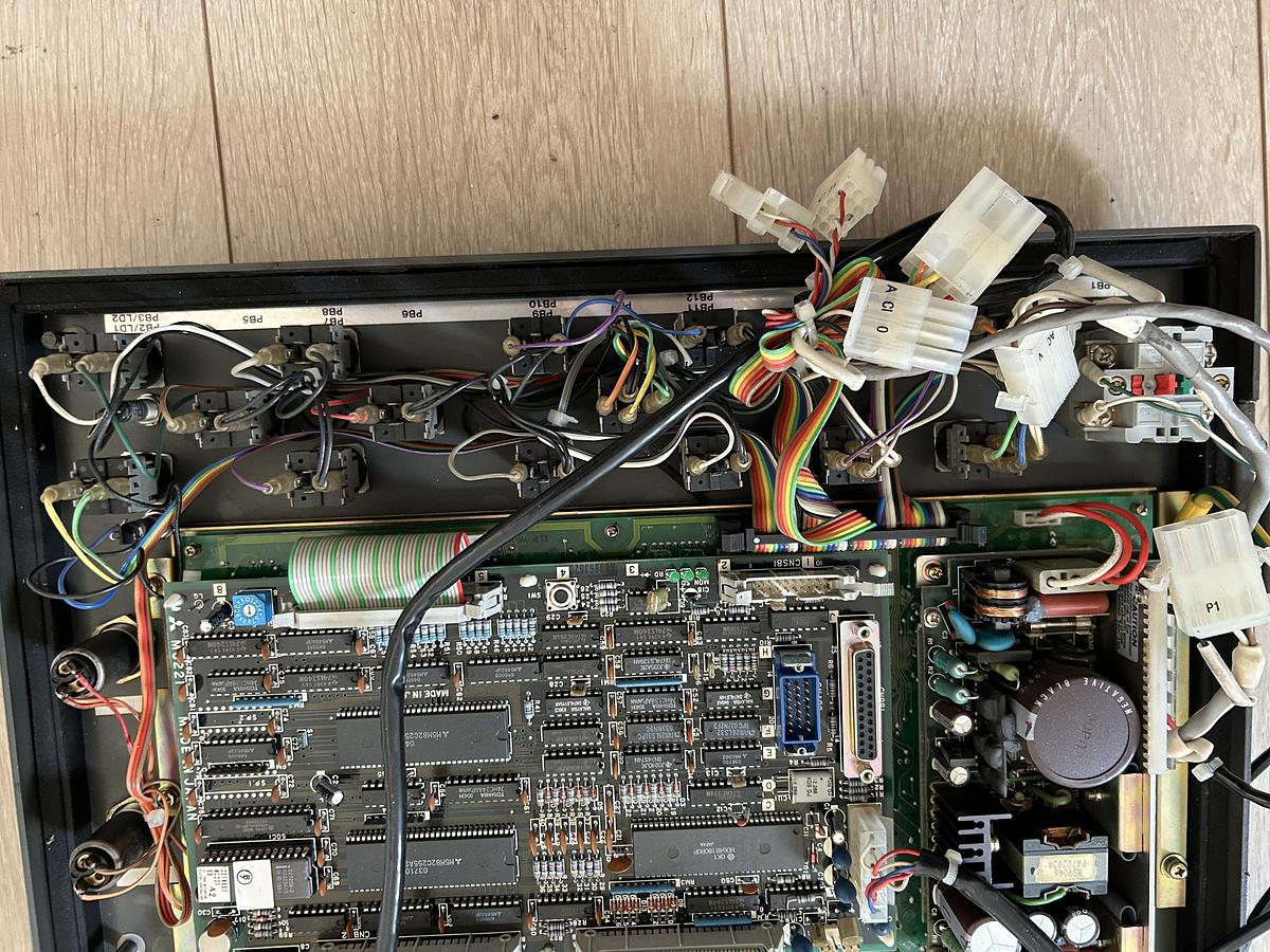 Used MAZATROL M-32 OPERATION BOARD MITSUBISHI YZ441C-3