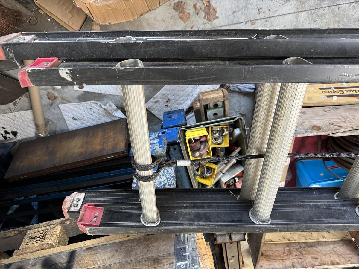 Used ALTREX Ladder S 2099 - 2 X 20