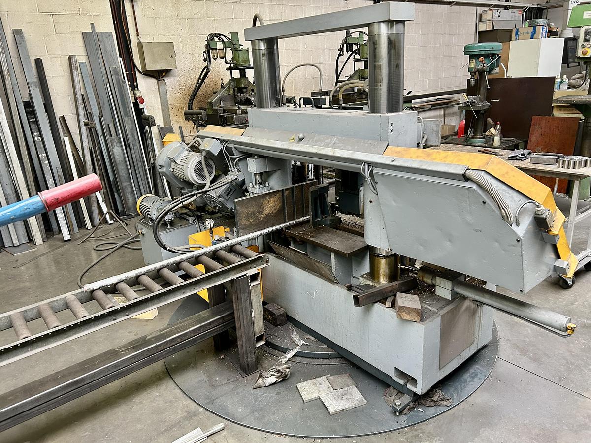 Used BEHRINGER HBP340