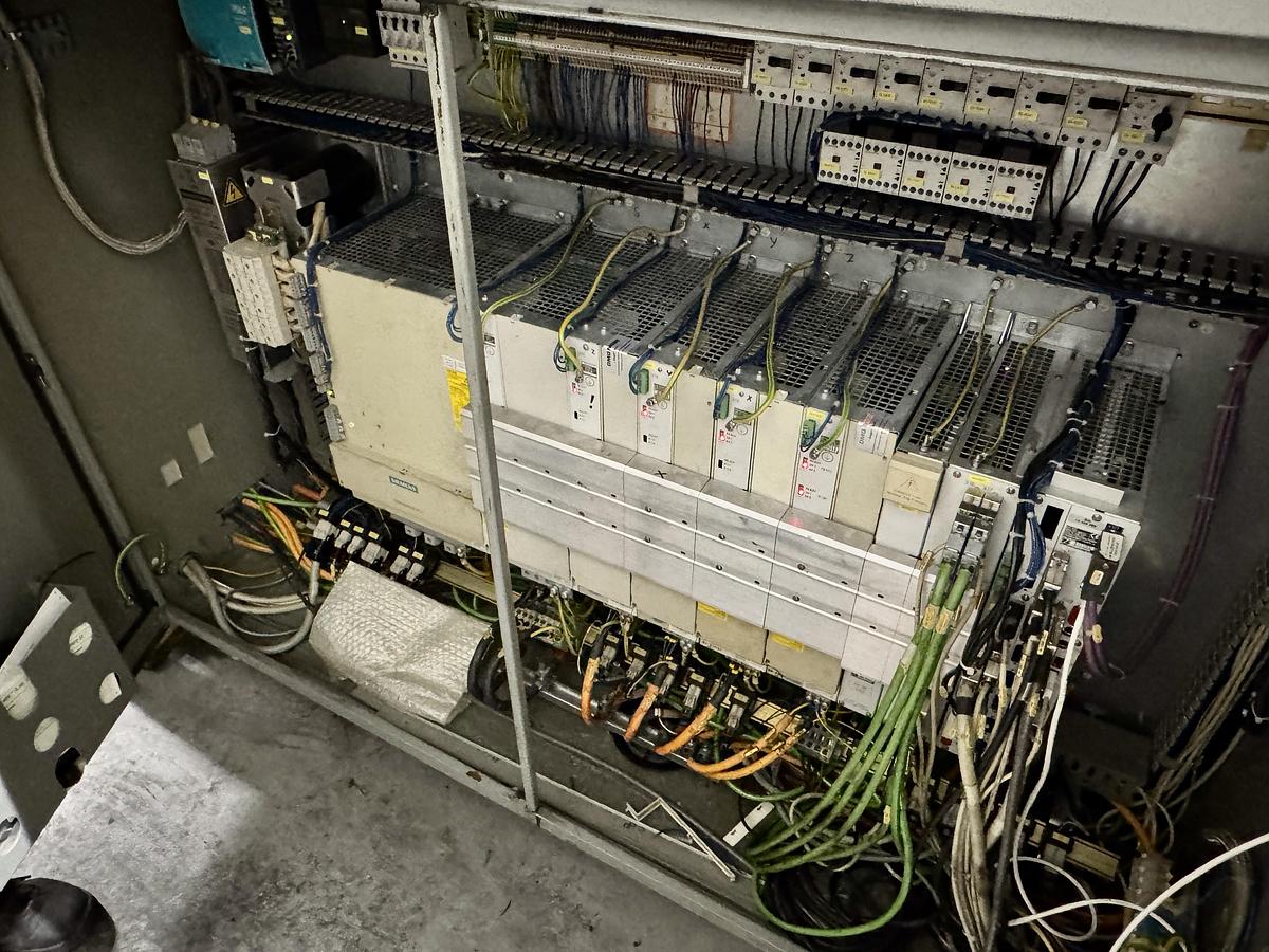 Used 2004 DECKEL MAHO DMU 70eVolution