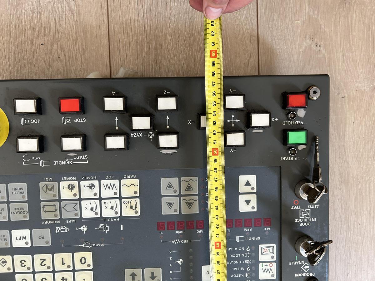 Used MAZATROL M-32 OPERATION BOARD MITSUBISHI YZ441C-3