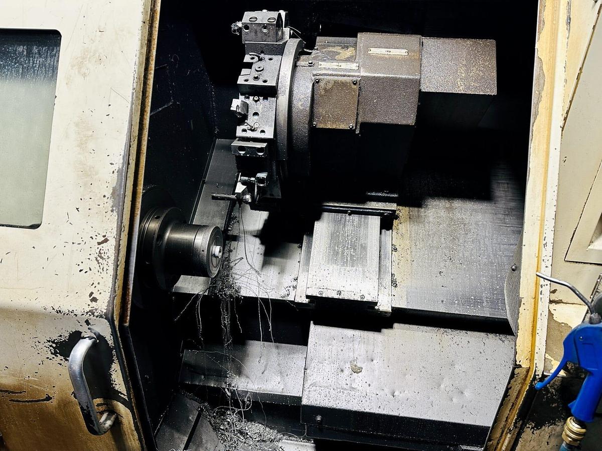 Used 1997 OKUMA LB25II CNC Turning Centre