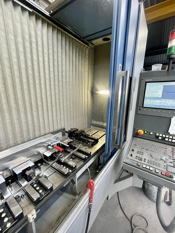 Used 2006 CHIRON MILL2000 CNC Vertical Machining Centre