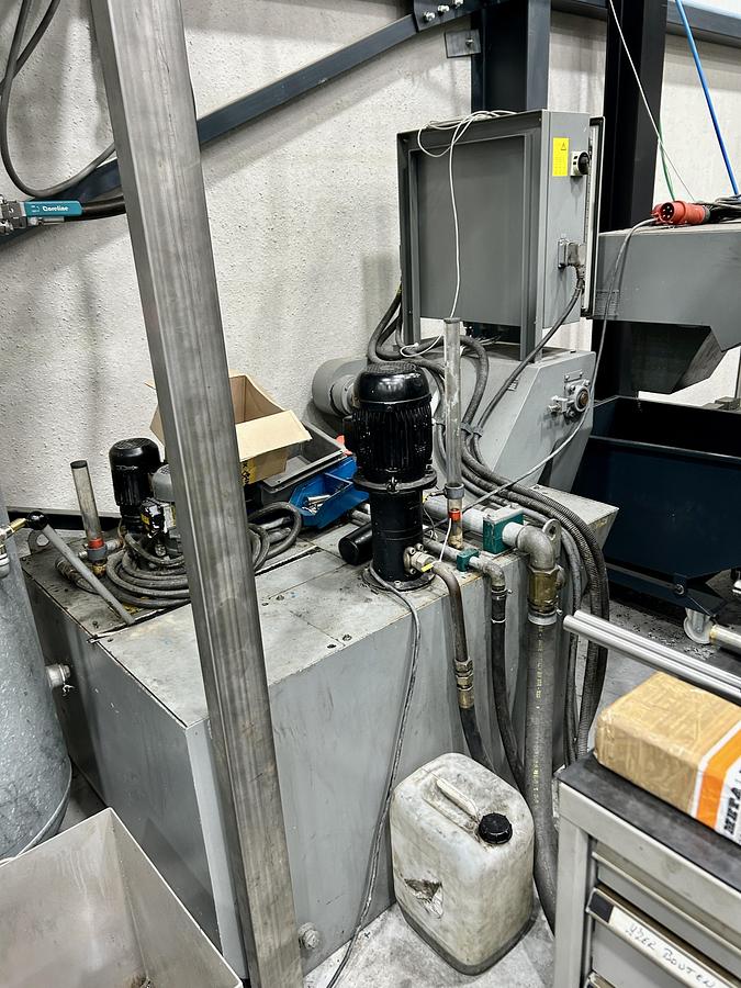 Used 1999 DECKEL MAHO DMU80P