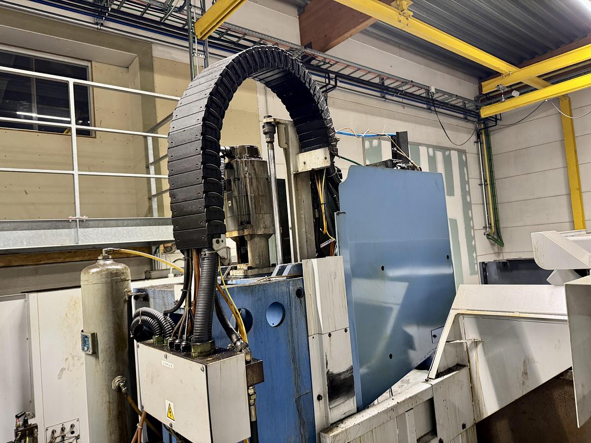 Used 1999 MAZAK VTC30C