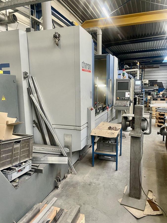 Used 2006 CHIRON MILL2000 CNC Vertical Machining Centre