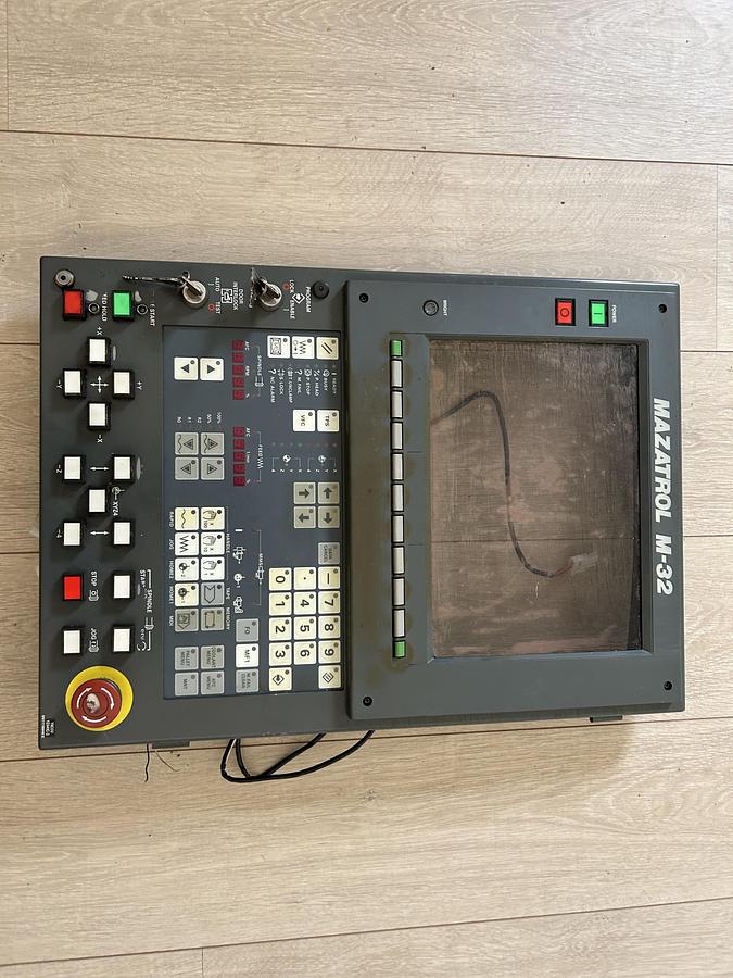 Used MAZATROL M-32 OPERATION BOARD MITSUBISHI YZ441C-3