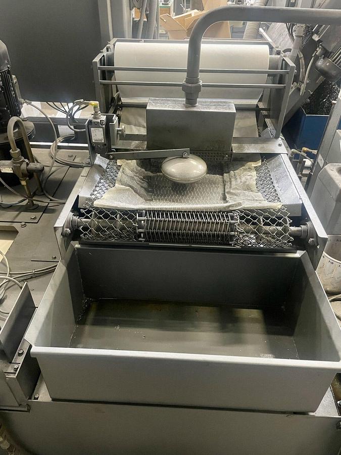 Used 2006 CHIRON MILL2000 CNC Vertical Machining Centre