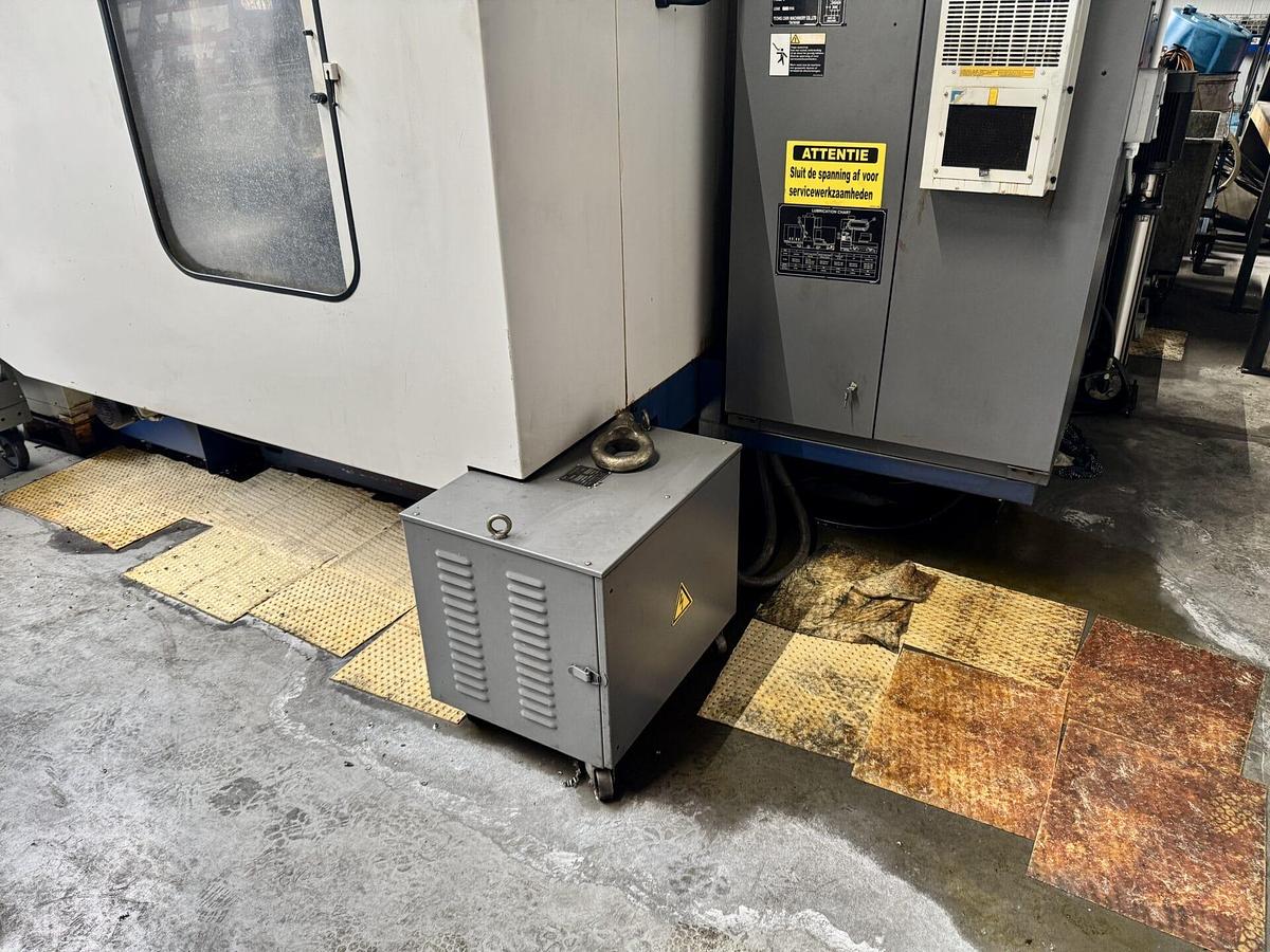 Used 2006 SUPERMAX YCM-TV188V CNC Vertical Machining Centre