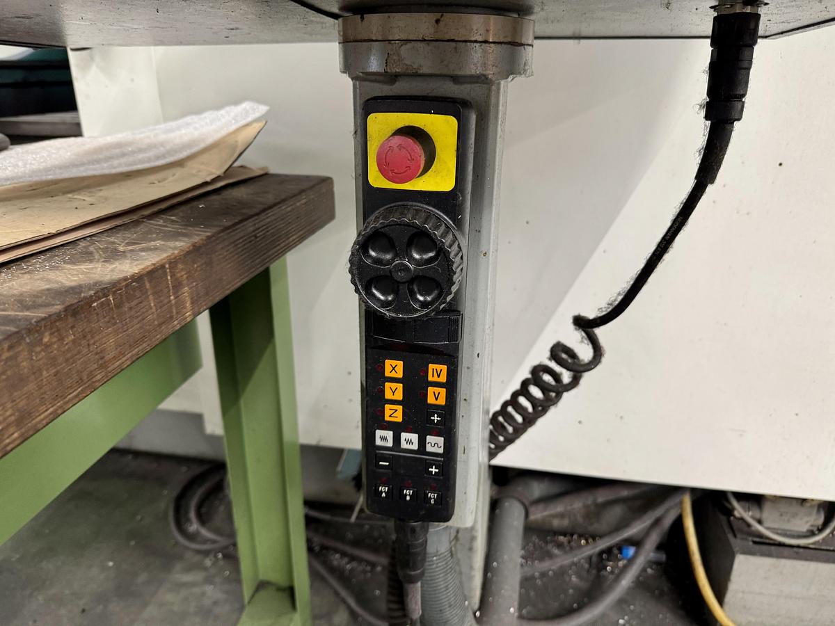 Used DECKEL MAHO DMC70V