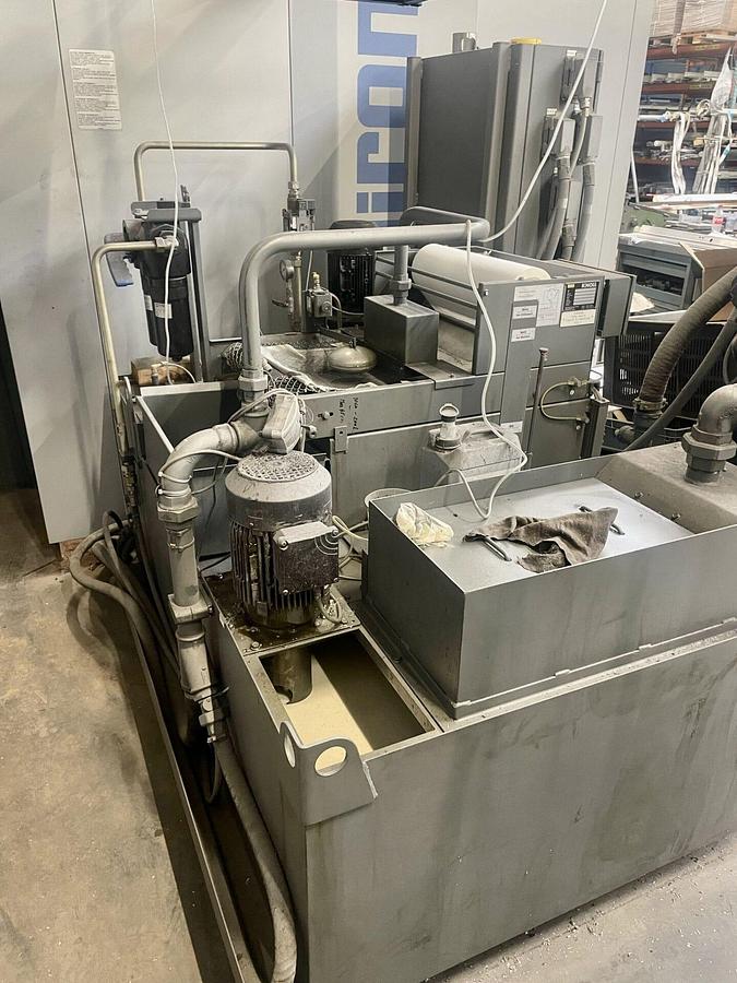 Used 2006 CHIRON MILL2000 CNC Vertical Machining Centre