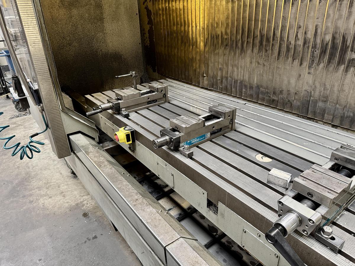 Used 2004 DECKEL MAHO DMF250 Linear