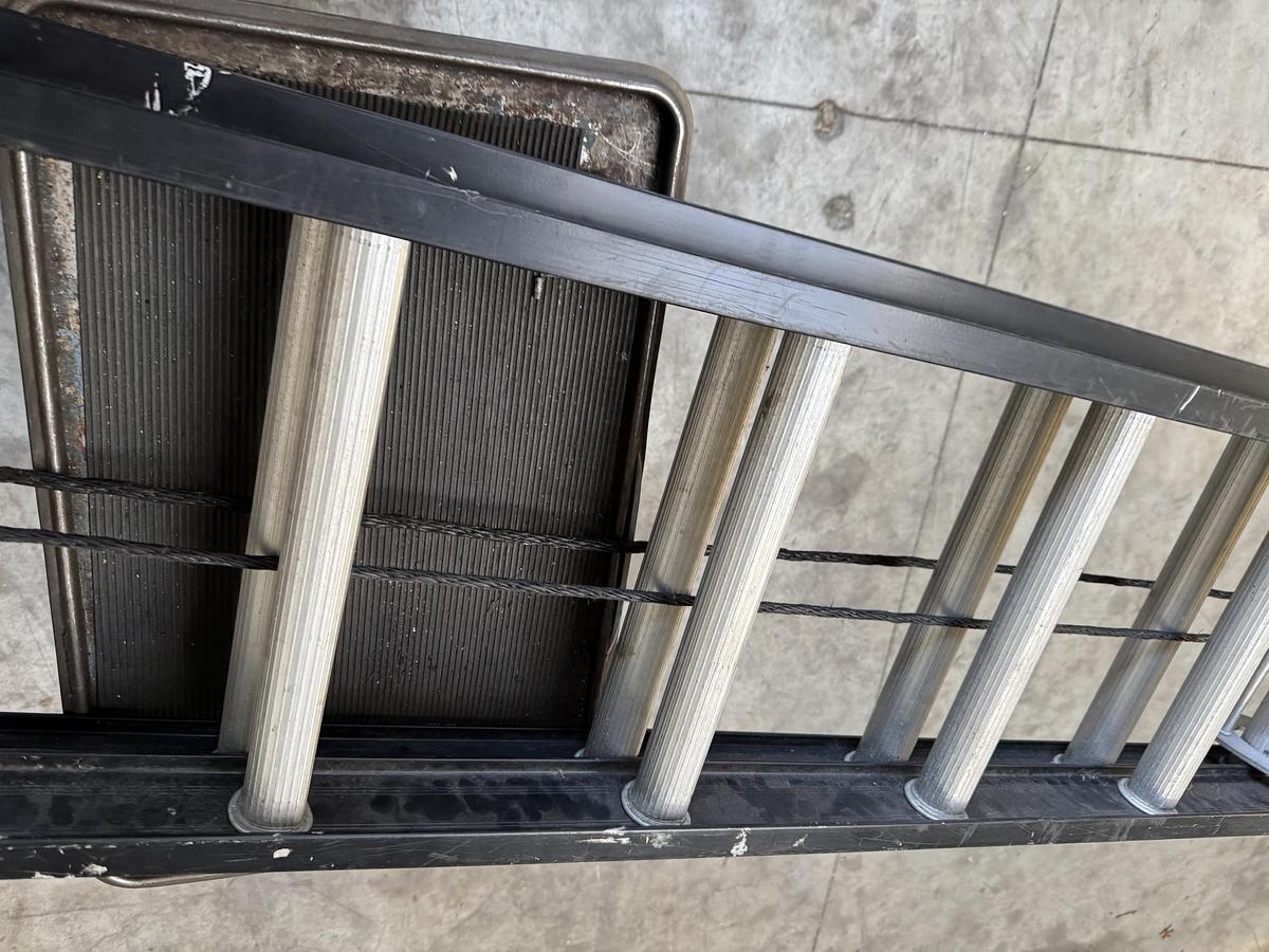 Used ALTREX Ladder S 2099 - 2 X 20